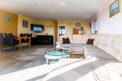 Großzügige, modernisierte 2-Raum-Ferienwohnung mit separater Küche, Südbalkon und Seesicht