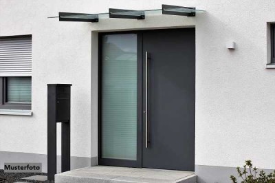 Reihenmittelhaus nebst Kfz-Aufbereitung