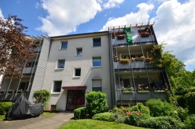 Helle, freundliche Drei- Raum- Wohnung mit Balkon in guter Lage