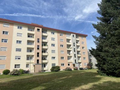 Freiburg-Betzenhausen: renovierungsbedürftige  3-Zimmer-Wohnung mit toller Aussicht