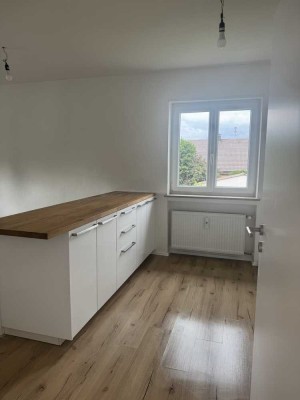 Vermiete neu renovierte 4,5 Zimmer Wohnung in Altenstadt