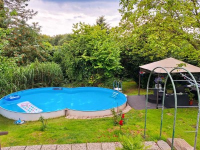 Freundliches 5,5-Zimmer-Haus mit Terrasse, Kamin, Pool und Sauna zur Miete in 42329, Wuppertal