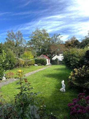 Doppelhaushälfte mit großem Grundstück in Kempten-Ost – mit starkem Ausbau- & Umbaupotenzial