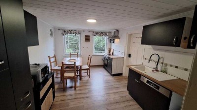 !!! großzügige Dachgeschoßwohnung mit EBK und teilmöbliert + großer Garten + Garage!!!