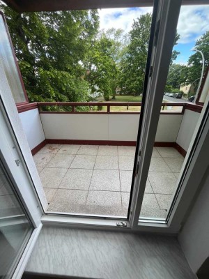 Frisch renovierte 3-Zimmer-Wohnung mit Balkon und Blick ins Grüne – SZ-Thiede