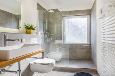 JETZT besichtigen in Oberkassel wunderschöne Wohnung, ab 01.11. verfügbar