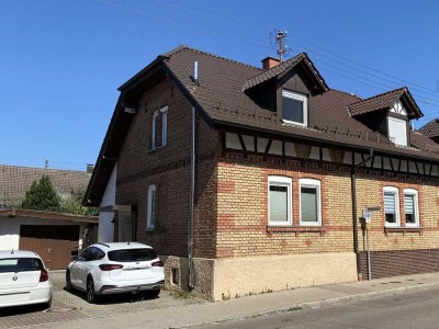 Kernsaniertes Juwel in Vöhringen – kleine und feine DHH mit Einbauküche, Garten und Garage