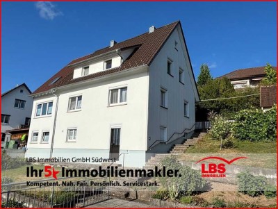 Zweifamilienhaus mit 3 Garagen und herrlicher Aussichtslage