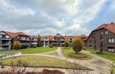 Bezugsfreie, altersgerechte 2-Zimmer-Whg. mit Aufzug, Balkon, Garage uvm. // Klostergarten, Preetz