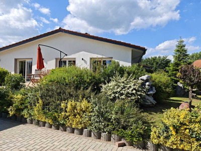 Traumhaftes Einfamilienhaus mit innenliegenden Pool i.d.Nähe v.Erfurt-nur 15Minuten entfernt