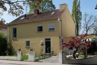 Einfamilienhaus mit Anbau, Garten, Halle und großem Grundstück in Ellerstadt zu verkaufen