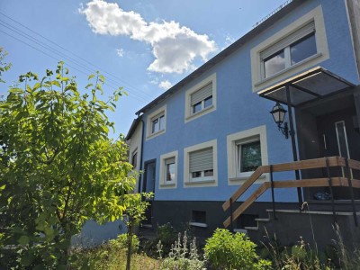 7-Raum-Doppelhaushälfte in Hottenbach