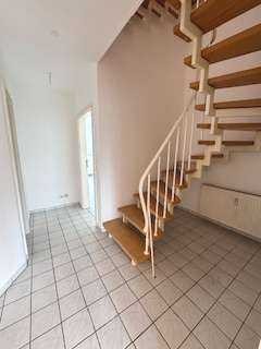 ***Hilden-Citynah! Ausgefallene 3-Zi.-Lifestyle-Ambiente-Wohnung über 3 Ebenen mit Balkon!***