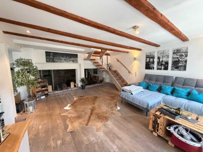 * Einziehen & Wohlfühlen! Modernisierte Maisonettewohnung * EBK + 2 TL-Bäder + 2 Terrassen *
