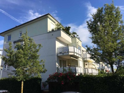 Schöne 2,5 Zimmer Wohnung mit Balkon und toller Aussicht