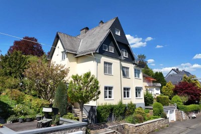 Einfamilienvilla mit Einliegerwohnung/Büro/Kanzlei, in ruhiger Stadtlage mit Krönchenblick