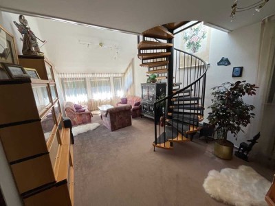Günstig wohnen im idyllischen Schwarzwald Ort. 4,5 Zimmer-Maisonettewohnung mit Tiefgaragenplatz.
