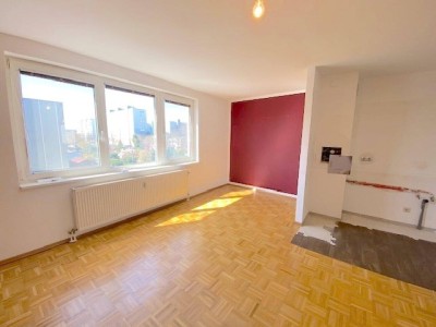 PROVISIONSFREI VOM EIGENTÜMER! RUHIGE 2-ZIMMER WOHNUNG MIT LOGGIA IN DER FORSTHAUSGASSE!