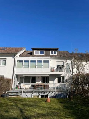 3 -Familien Reihenhaus mit großem Garten