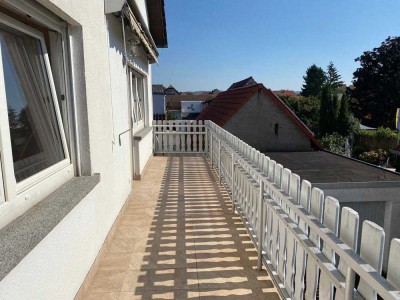Helle 3-Zimmer-Wohnung (110 m²) mit großem Balkon, Garage und Top-Anbindung in Stutensee-Spöck
