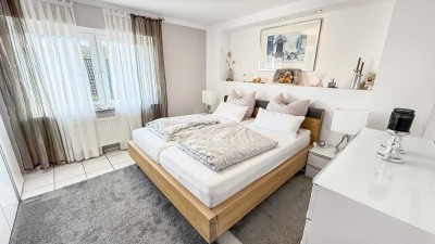 Modernisierte Maisonettewohnung mit Garage, Carport, und Balkon!