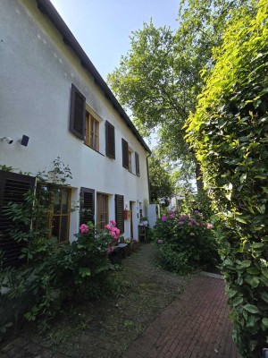 � "Haus in Schräglage (am Hang) sucht aufrechten Nachfolger (Mieter inklusive)"