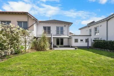 Moderne Doppelhaushälfte (KfW 70) für Familien mit Garten und Garage in Witten-Heven