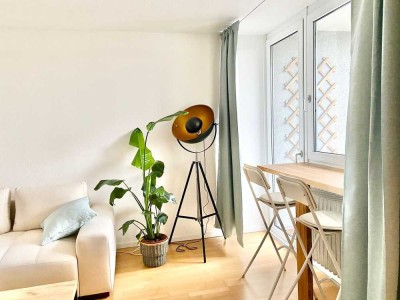 Studio mit West-Balkon und Einbauküche in Siemensstadt
