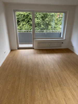 helle 2,5 Raum-Whg. im Erdgeschoss mit Balkon (Kautionsfrei!)