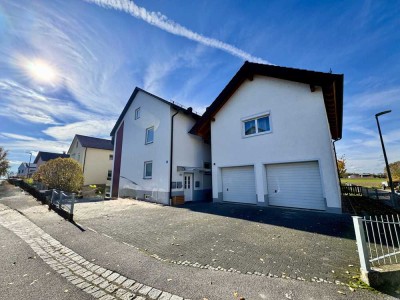 Moderne, lichtdurchflutete 4-Zimmer-Wohnung mit Balkon, Garten und Garage - Nähe Neutraubling