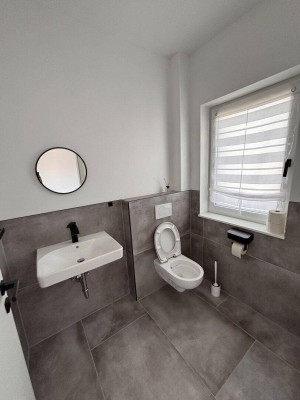 Neuwertige Doppelhaushälfte in Burgkirchen: Ihr neues Zuhause mit Garten und Terrasse!