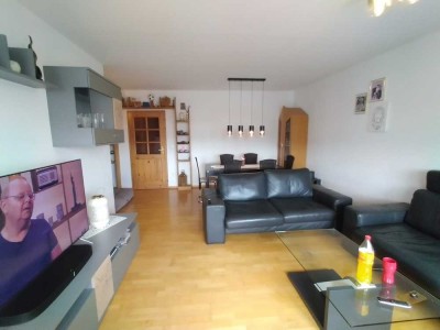 Erdgeschoßwohnung mit Balkon in Irlich