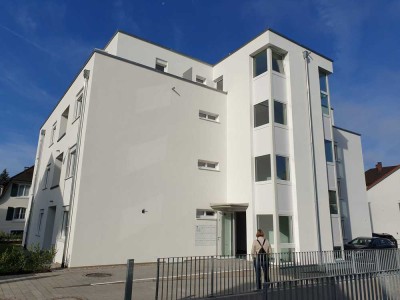 Moderne 3-Zimmer-Penthouse-Wohnung mit EBK in Brombach, nähe Zentralklinikum