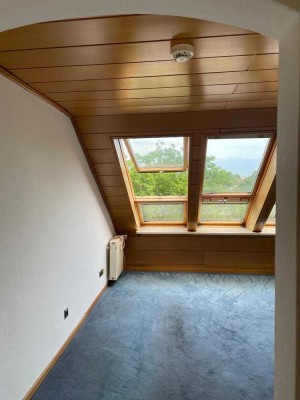 2 Zimmer Whg , zentral | inkl Küche und Spitzboden