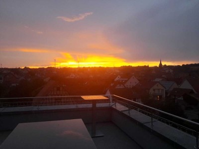 Neuwertige Penthouse Wohnung - mit Aufzug