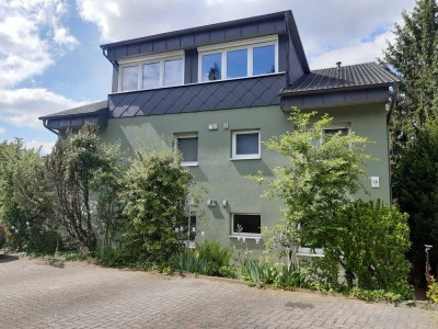 2-Zi. Whg, eigener großer Garten mit Terrasse, ruhige Lage, verkehrsgünstig und naturnah