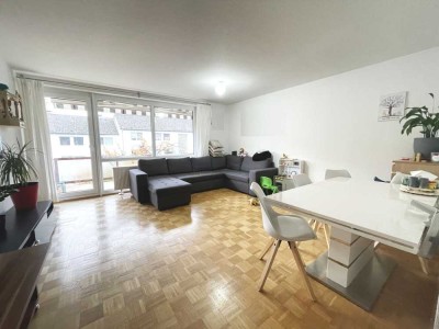 *Hofheim-Marxheim,* Helle 3-ZW im 3. OG (ohne Aufzug!) aber mit Balkon und PKW-Stellplatz