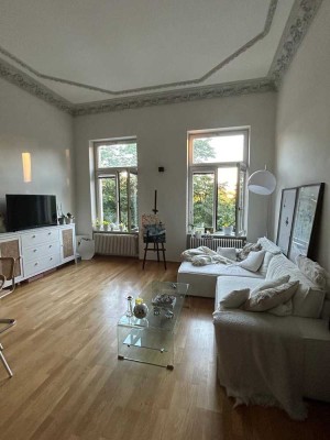 Charmante Altbauwohnung mit Stuck & Gartenmitnutzung – Nähe Uniklinik Leipzig (WE 8)