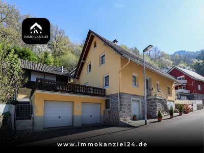 Zweifamilienhaus in Offenburg mit mit Terrasse, Balkon und Doppelgarage