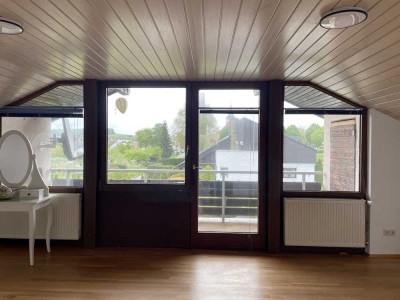 Modernisierte Wohnung mit zweieinhalb Zimmern sowie Balkon und Einbauküche in Eppingen