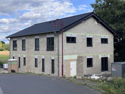 Neues Einfamilienhaus (DHH) mit 4 Zimmern in Flammersfeld