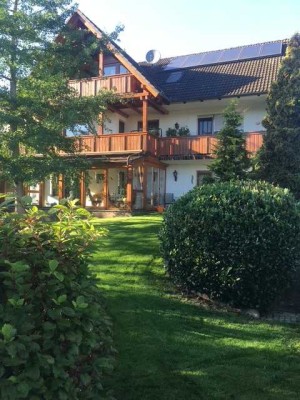 Attraktive Wohnung mit 4 Zimmern incl. Wallbox und Garage in 91187 Mühlstetten