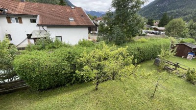 Stilvolle, gepflegte 2-Zimmer-Maisonette-Wohnung mit EBK in Mittenwald