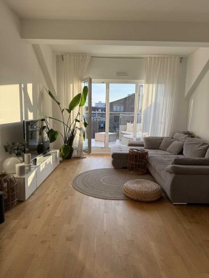 Neuwertige 3-Zimmer-Wohnung (DG) mit Balkon und EBK in Offenbach