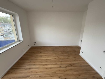 Erstbezug nach Kernsanierung 1-Zimmerapartment mit Balkon & Aufzug