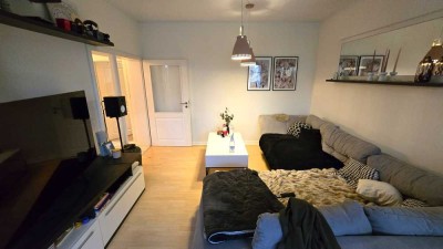 3-Zimmer-Wohnung mit sonniger Süd-West-Lage I Balkon I Altbaucharme I Frisch gestrichen
