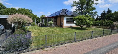 Charmanter Bungalow mit Wintergarten, Kamin und großem Garten in Pattensen Koldingen