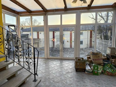 VERSTECKTES PARADIES MIT WINTERGARTEN