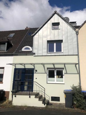 Schönes Haus mit vier Zimmern in Rheinisch-Bergischer Kreis, Bergisch Gladbach