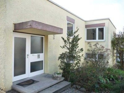 Preiswertes 4,5-Raum-Einfamilienhaus freistehend, in Pforzheim-Sonnenhof